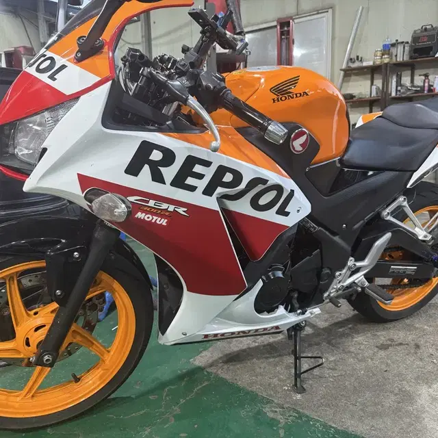 CBR300R