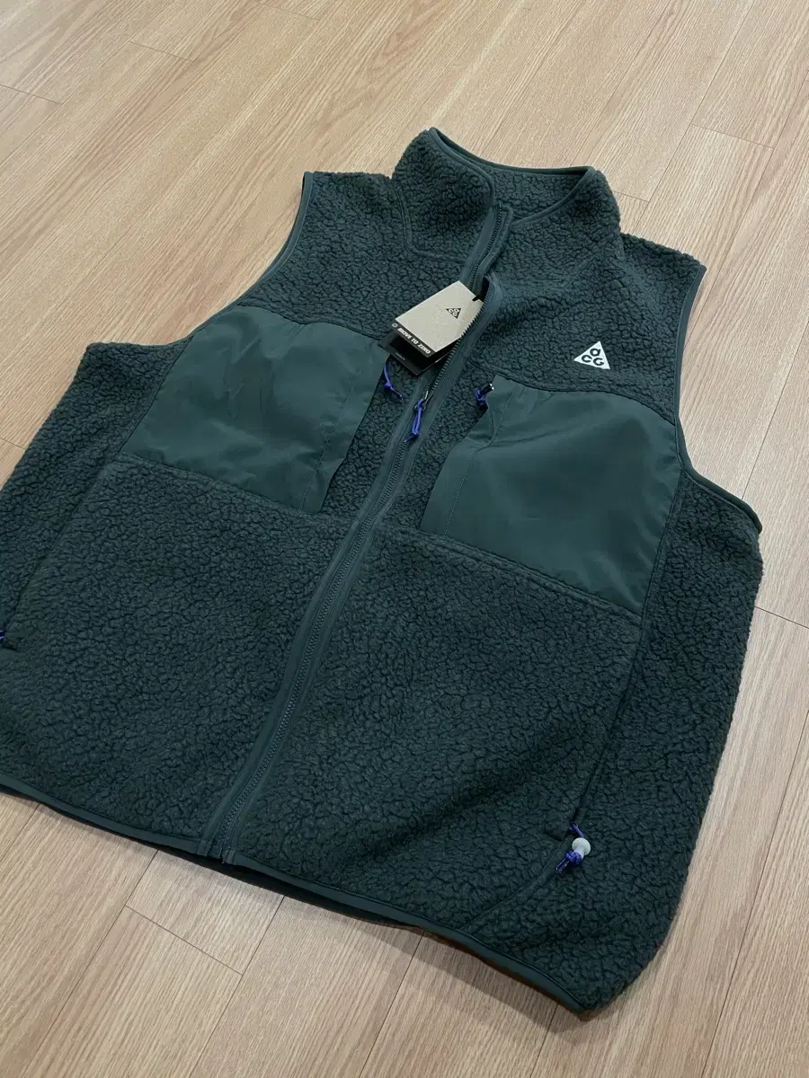 Nike ACG Wolf Vest Vintage Green XL New