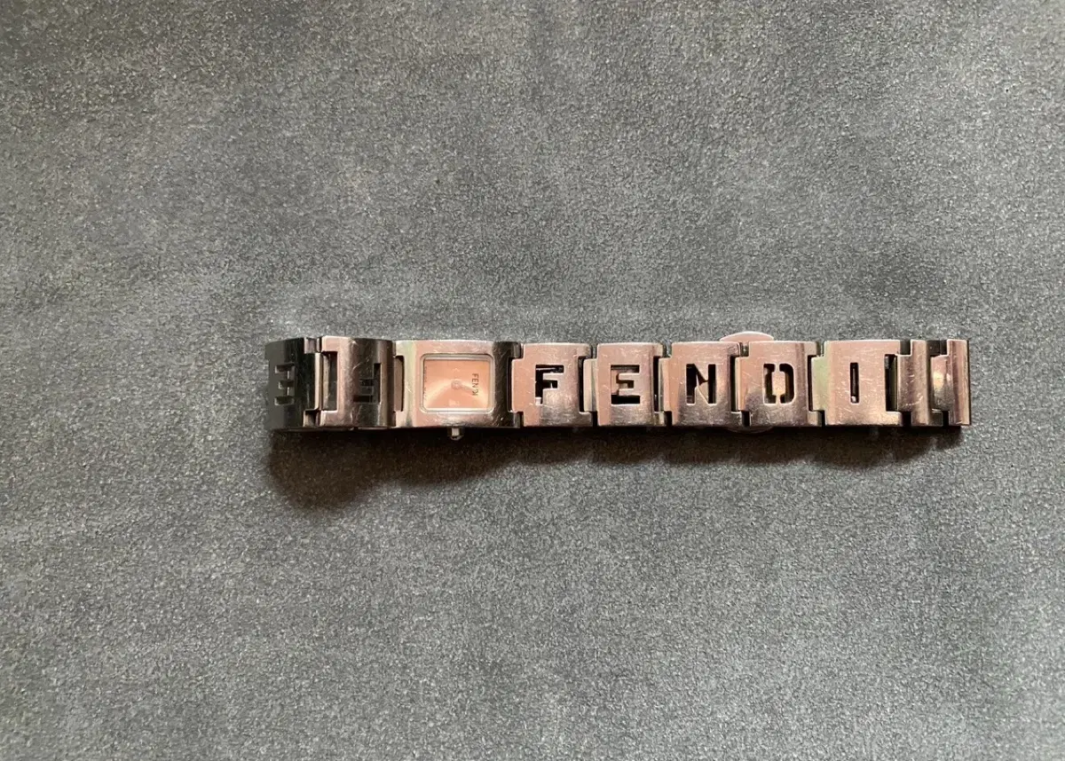 FENDI 빈티지 시계