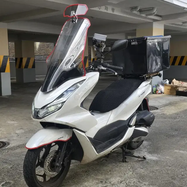 21년식 PCX125 ABS 배달세팅 팝니다.