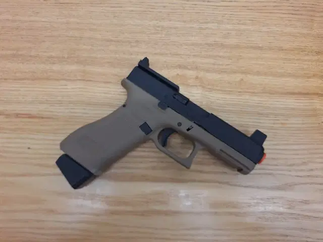 vfc glock 19+45 판매합니다.