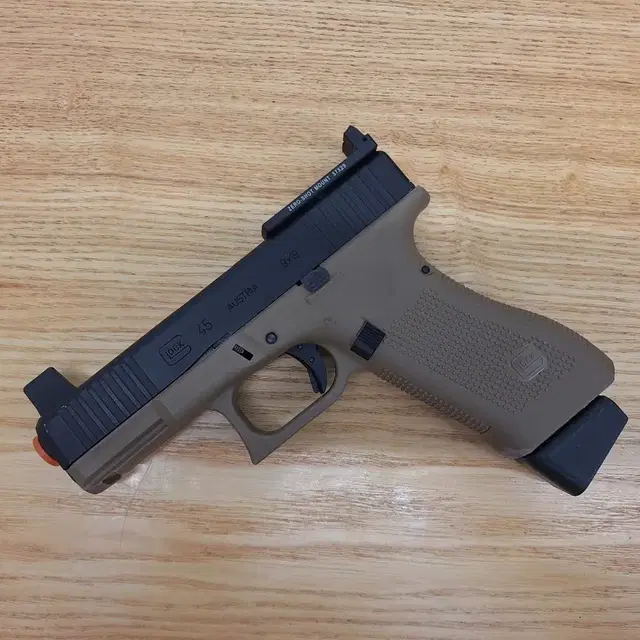 vfc glock 19+45 판매합니다.