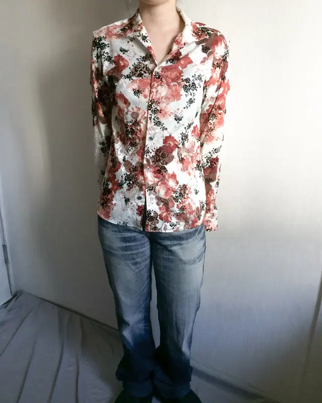 Tornado mart flower pattern shirt