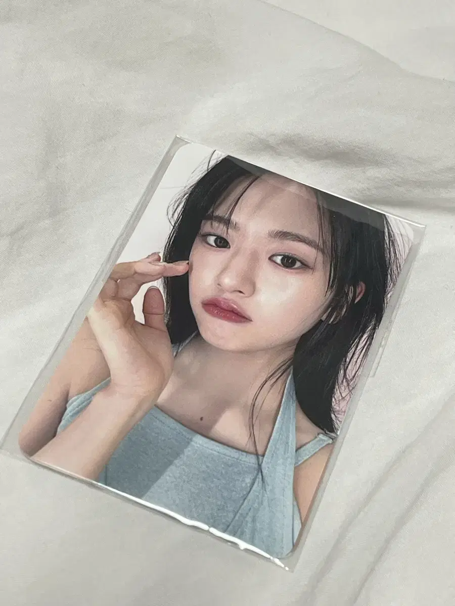 Clio ahn yujin Photocard E SET (unsealed)