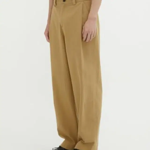 주앙옴므 PLEATED WIDE CHINO PANTS 베이지 s사이즈