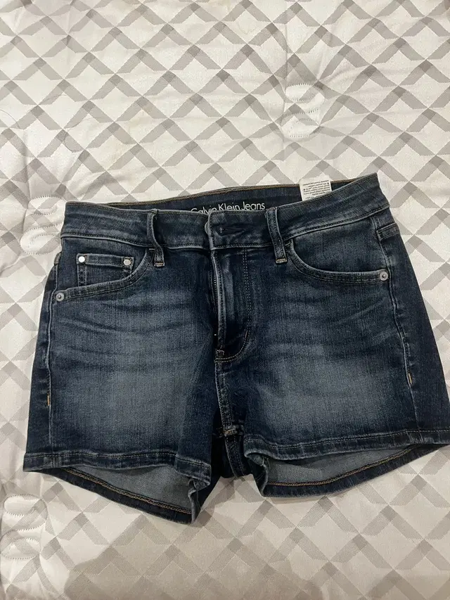 Calvin Klein Jeans W27