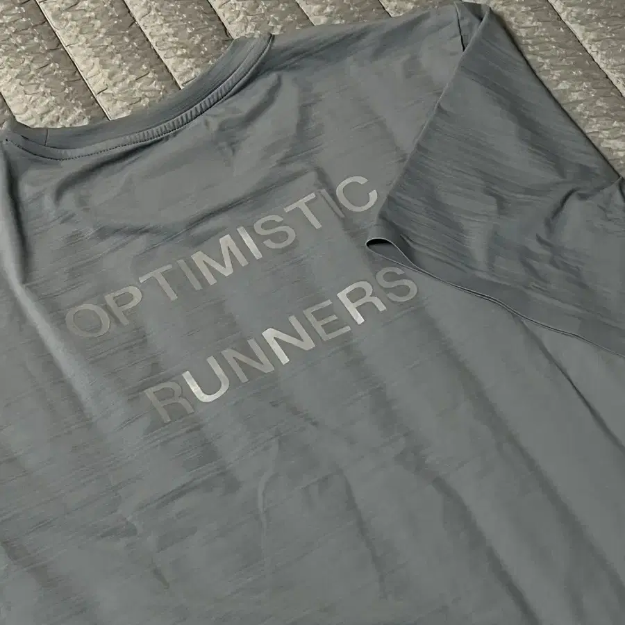 optimistic runners 옵티미스틱 러너즈 반팔(s)