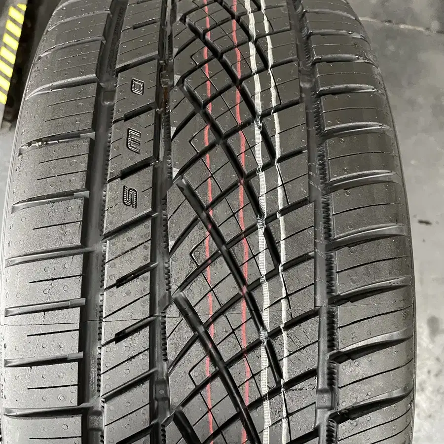 컨티넨탈 익스트림 컨텍트 dws06플러스 245/40R20 무료장착