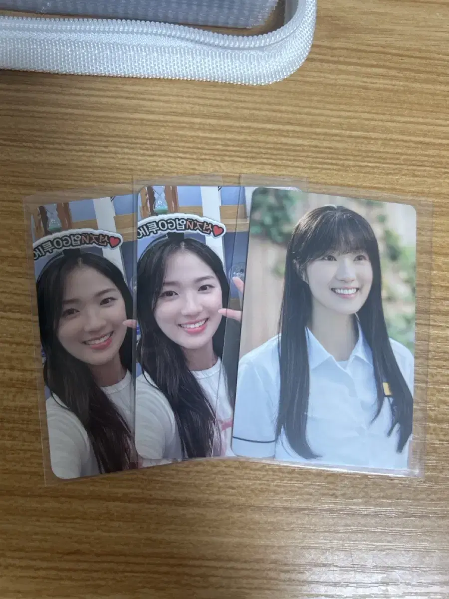 Wire rod upturned sole photocard