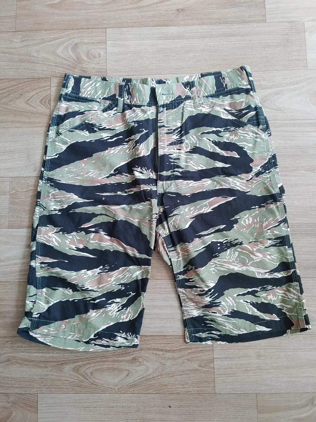 Lee Tiger Camo Short Pants