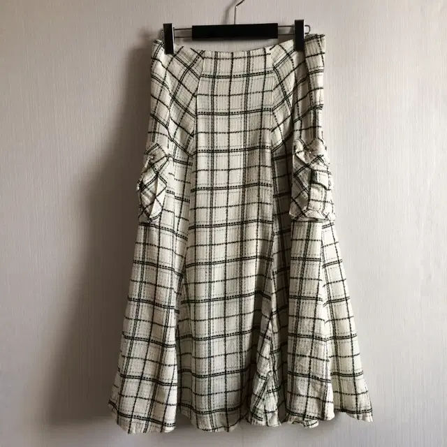 Pocket point check pattern long skirt