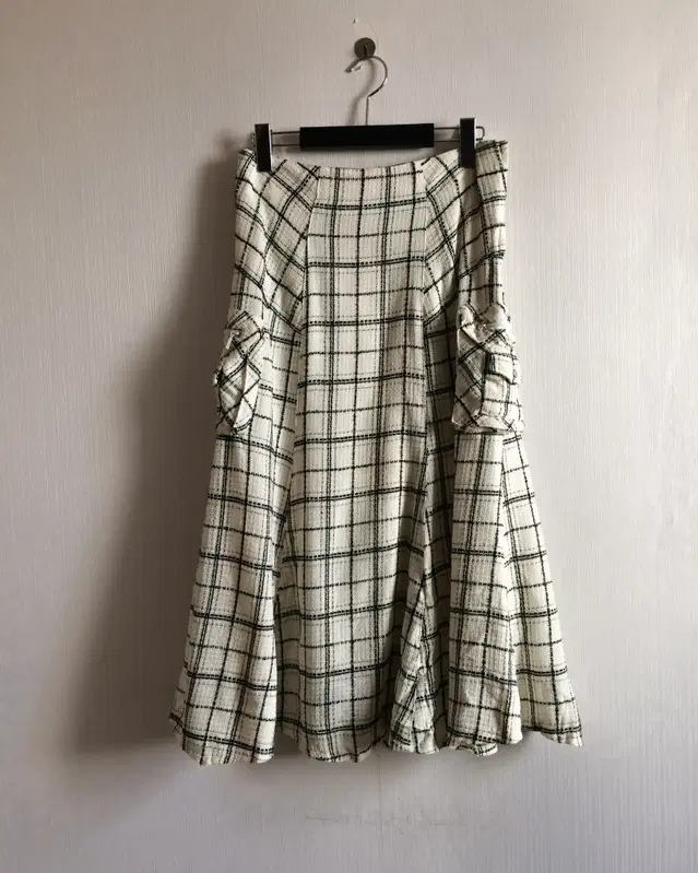 Pocket point check pattern long skirt