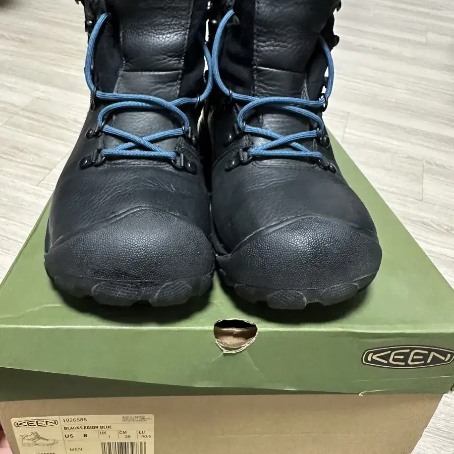 keen pyrenees 등산화 (black/legion blue)