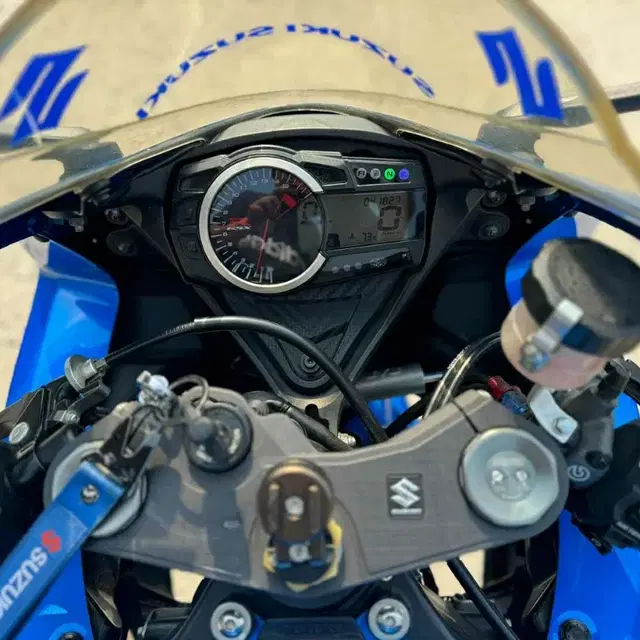 스즈키 gsx r600 17년형 완전A급 판매합니다