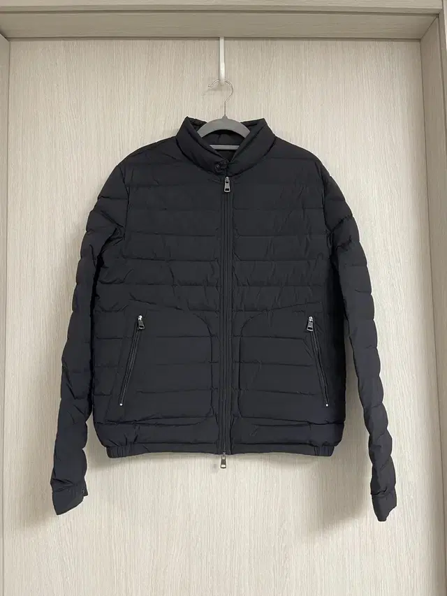 Moncler 몽클레르 몽클레어 라이트 다운 패딩 자켓 (정품)