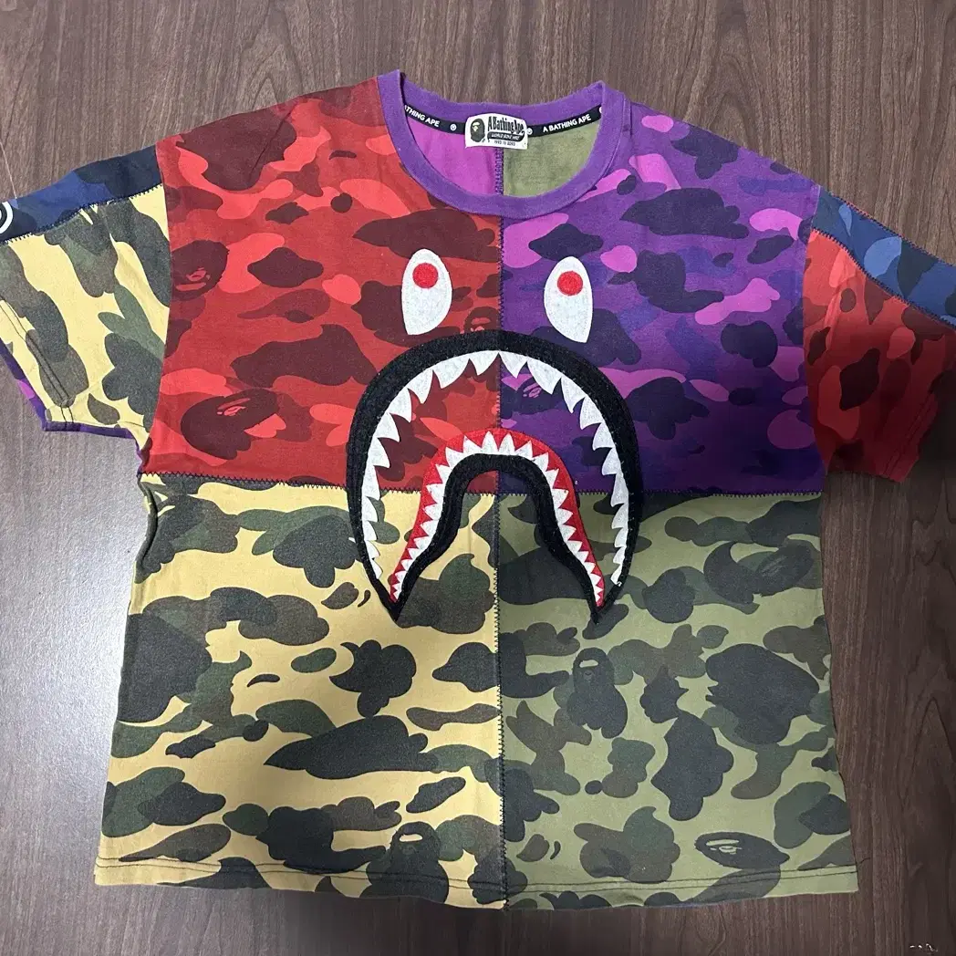 베이프 샤크 반팔 BAPE Mix Camo Shark Crazy Tee