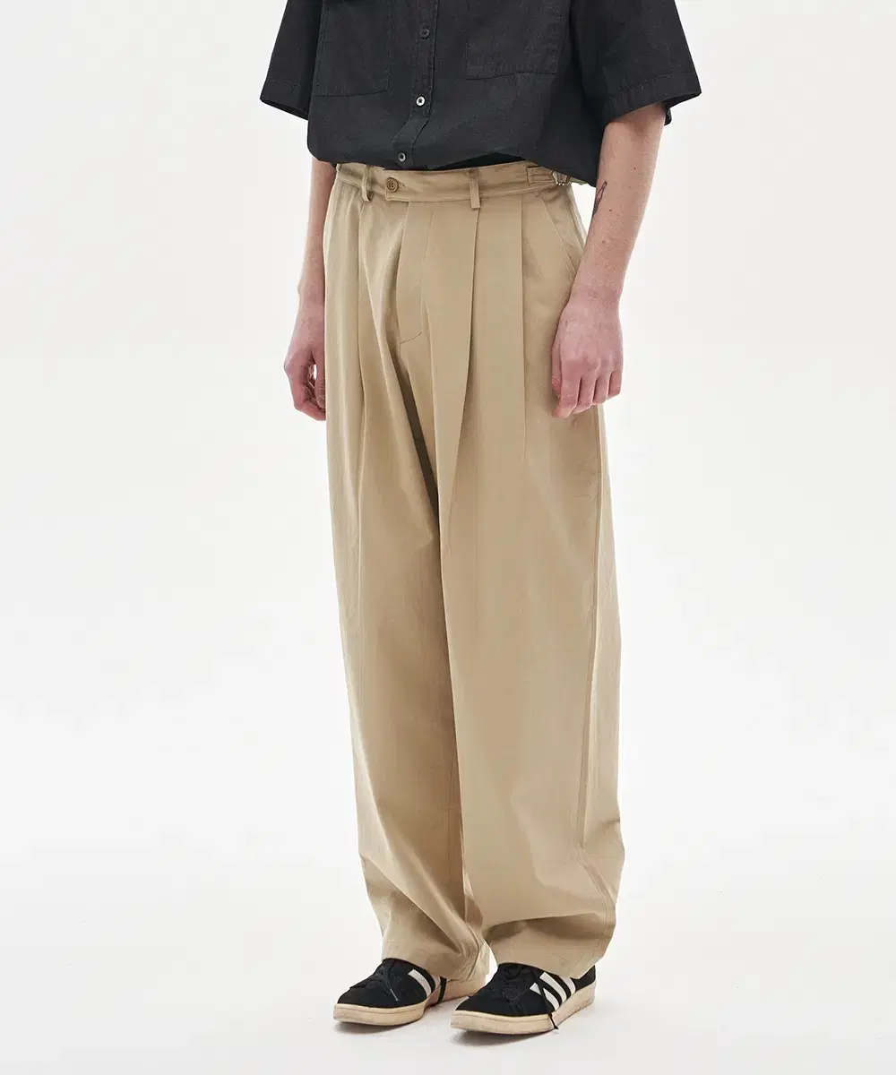 1) Known Wide Chino Pants Khaki Beige