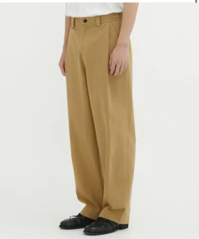 주앙옴므 PLEATED WIDE CHINO PANTS 베이지 s