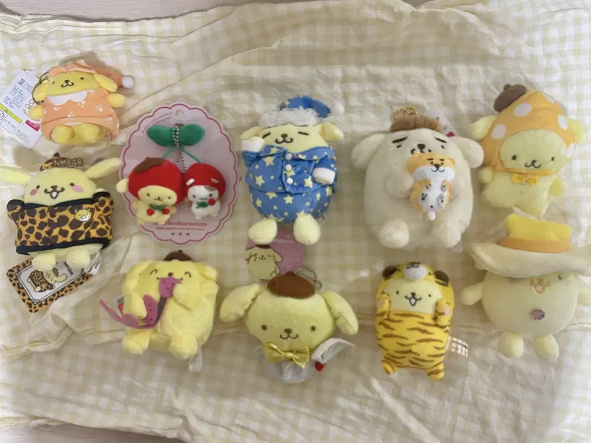 Pompompurin muffins doll sister wts sells them