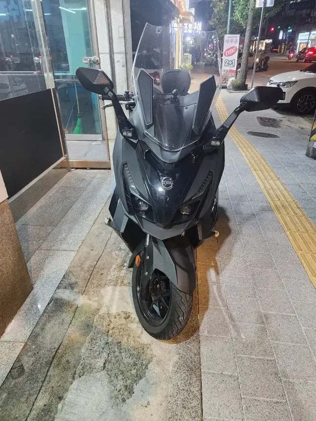 크루심300cc  22년식 출퇴근용 바이크 팝니다 키로수18215km