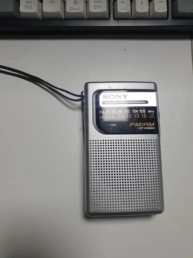 소니 ICF-S10MK2 포켓 AM/FM 라디오 실버/아웃박스