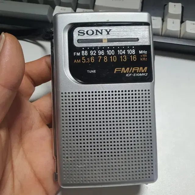 소니 ICF-S10MK2 포켓 AM/FM 라디오 실버/아웃박스