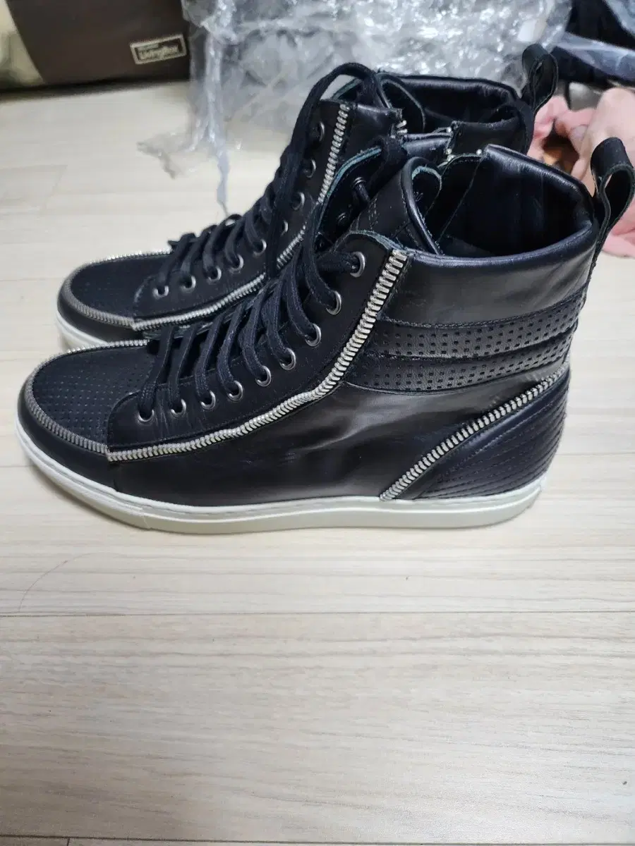 System Homme Genuine Black Converse High Zip Leather Size 270