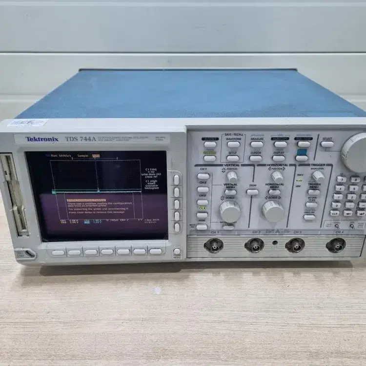 Tektronix TDS 744A 4CH 500MHz 오실로스코프