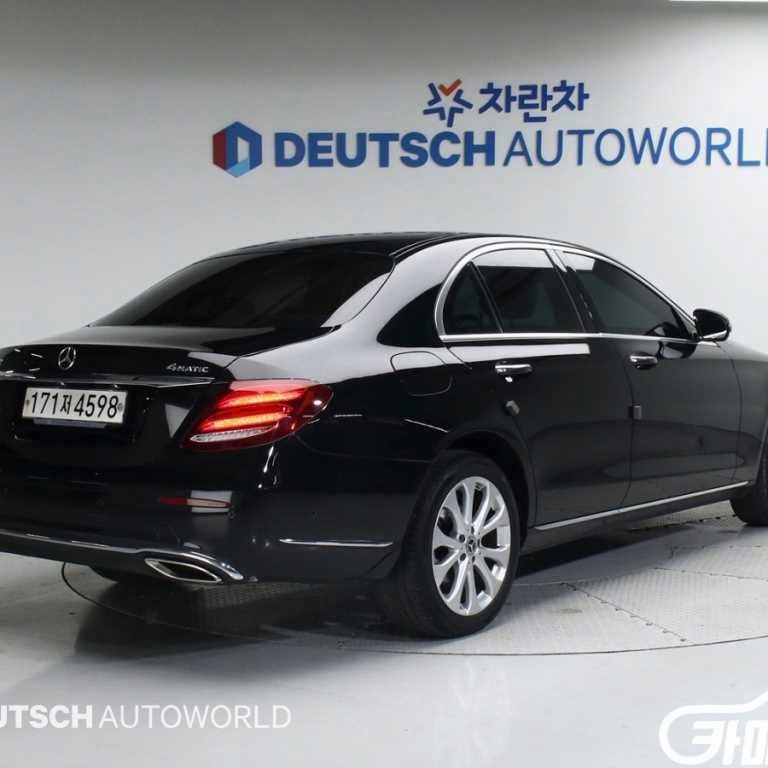 벤츠E-클래스 W213 E300 4MATIC 익스클루시브중고차/전액할부/