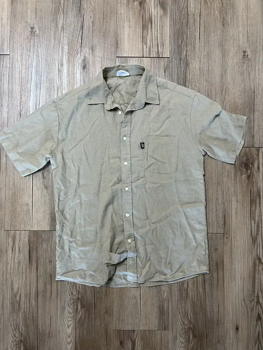 Men's short sleeve shirt size L