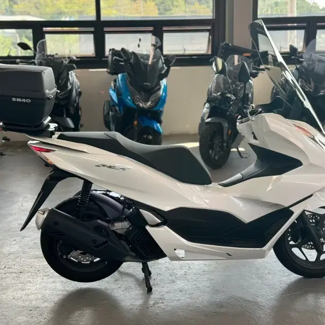 pcx125/ abs/ 22년/4천앞뒤블박 신차컨디션 판매중