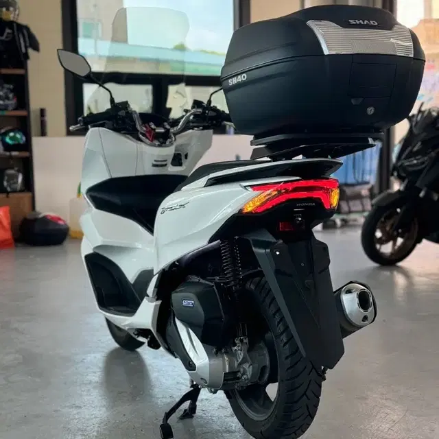 pcx125/ abs/ 22년/4천앞뒤블박 신차컨디션 판매중