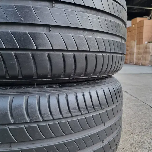 2454518 중고타이어 미쉐린 프라이머시3 245/45R18 100Y