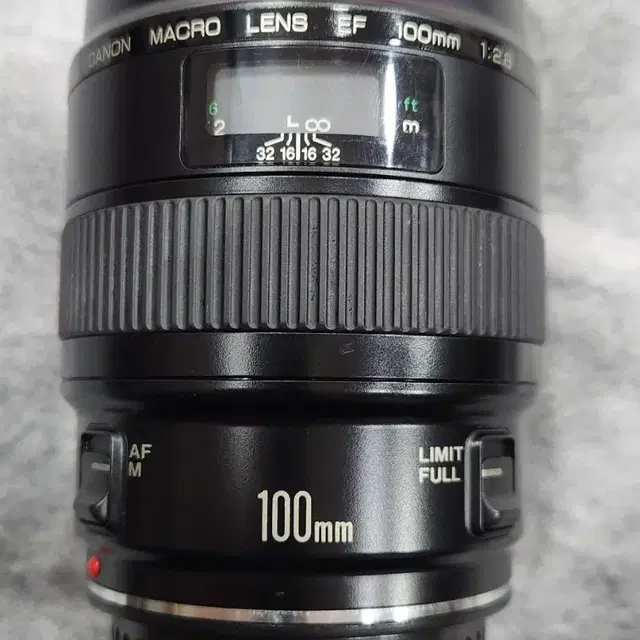 CANON EF100mm macro f2.8