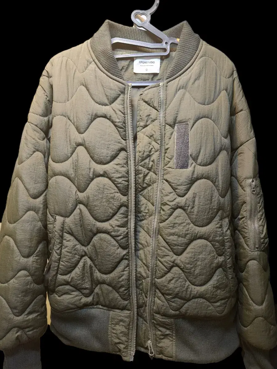 꼼파뇨 QUILTING MA-1 JAKET KHAKI