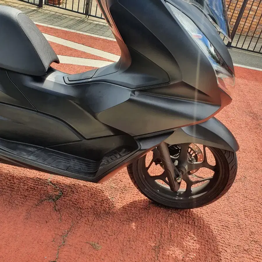 PCX  ABS 21년식 팝니다