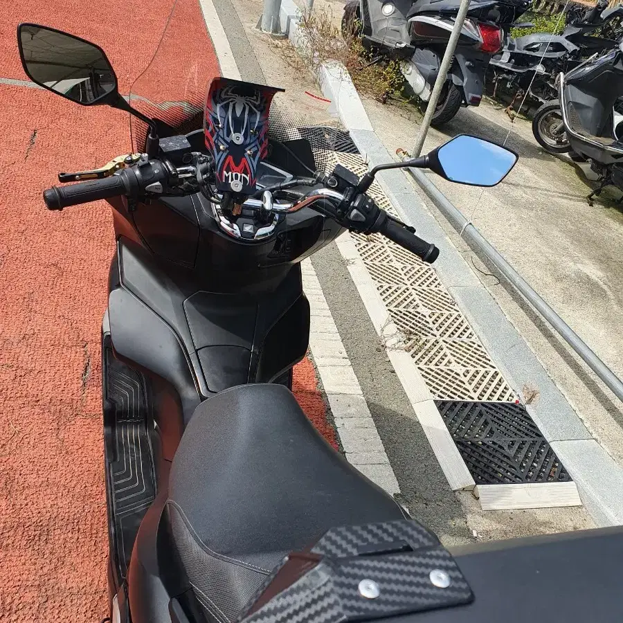 PCX  ABS 21년식 팝니다