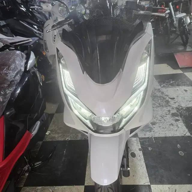 PCX21년 abs 38000k 엔진및 소모품 모두첨검 as보장