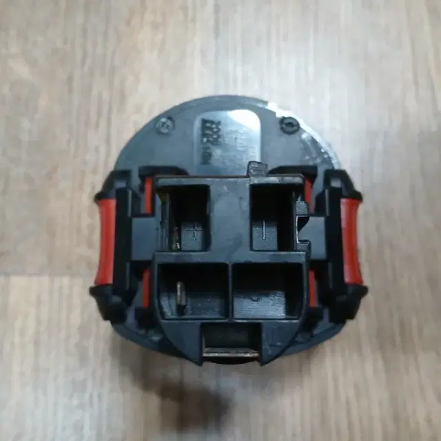 BOSCH 9.6V 1.5Ah 전동드릴 배터리 충전불량