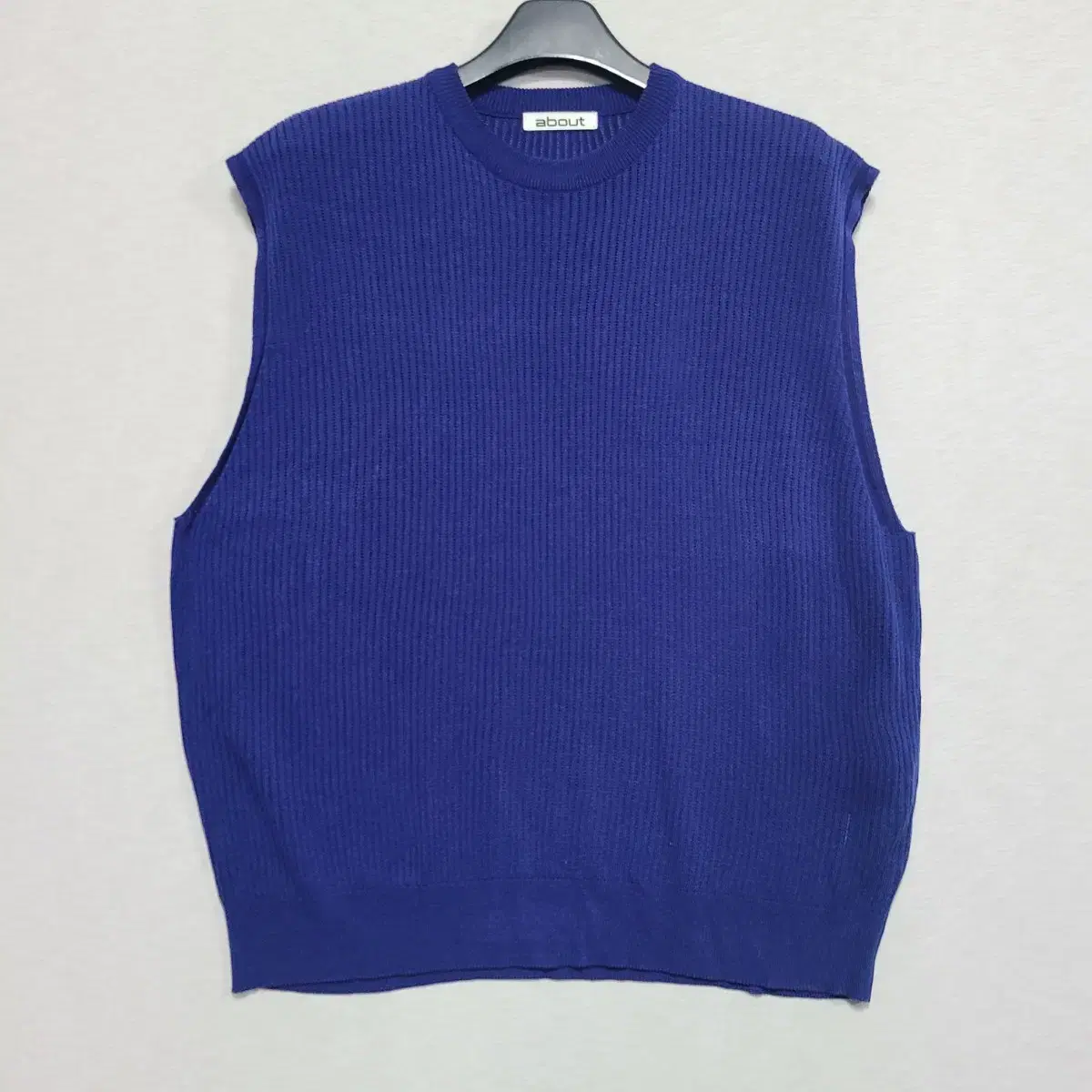 About Round Knit Vest M105 ㅡ1001