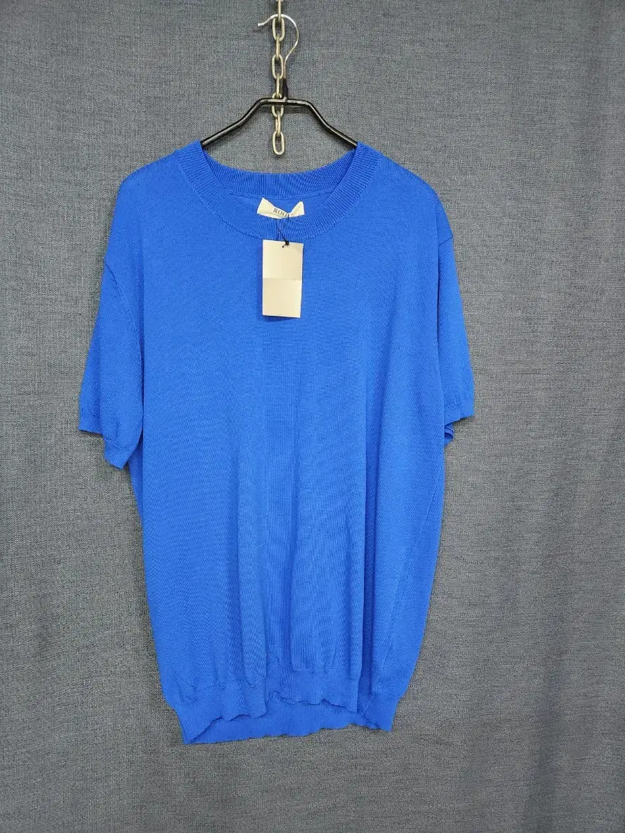 Blue knit short-sleeved T-shirt (new item)