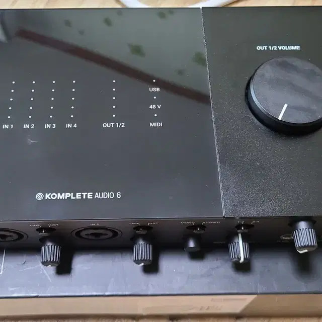 NI Komplete Audio 6mk2 Native Instrument