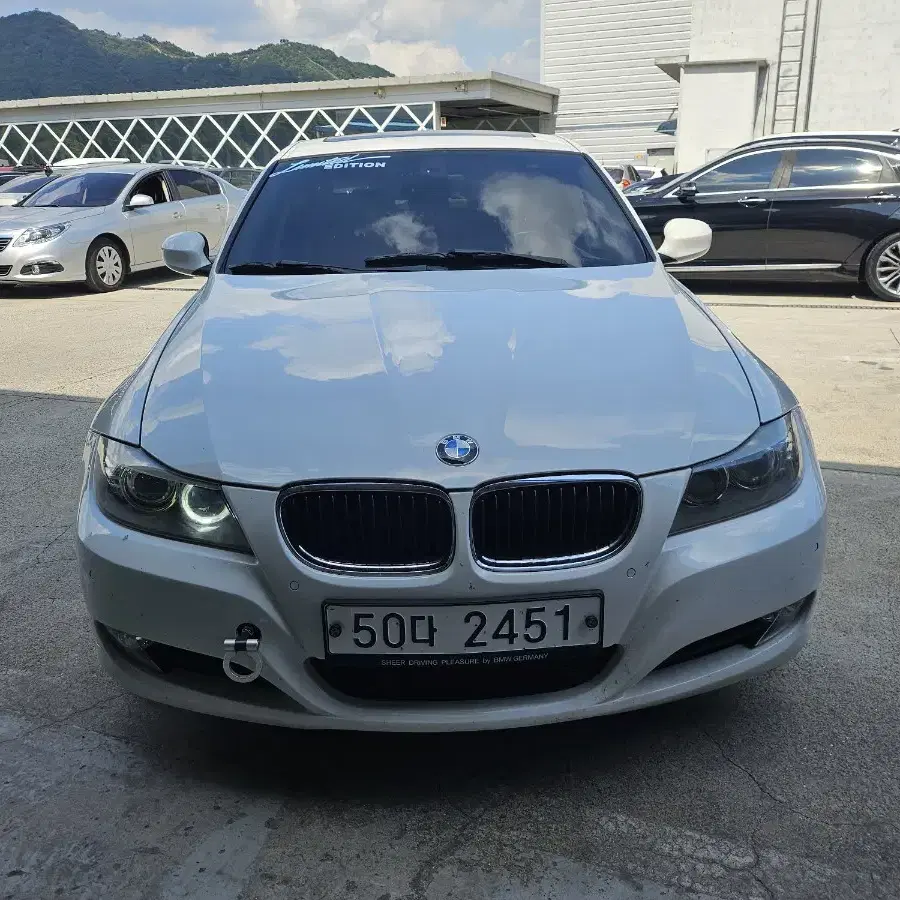 BMW320I