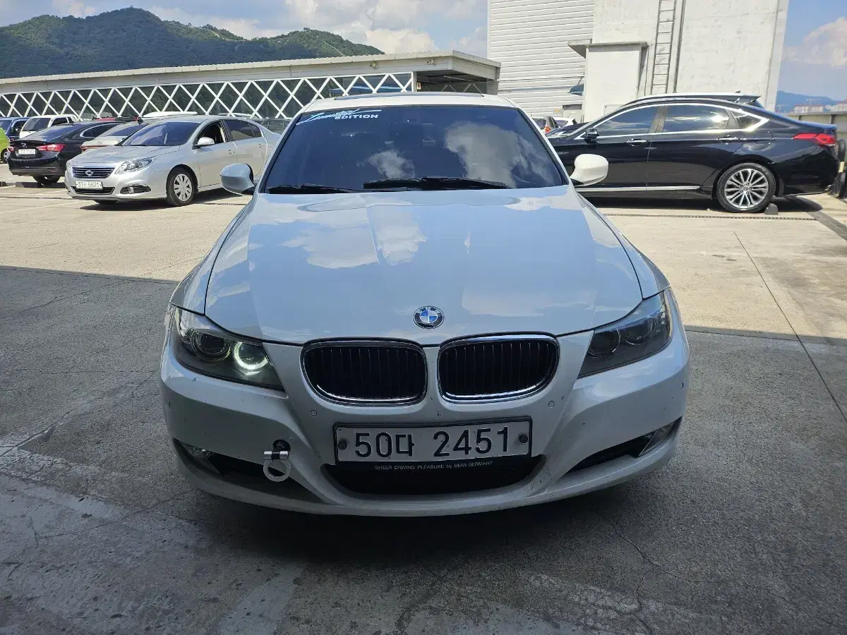 BMW320I