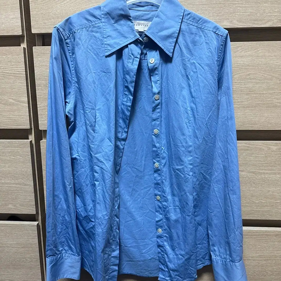 1사이즈 브라운야드  W DART BLOUSE(BLUE)