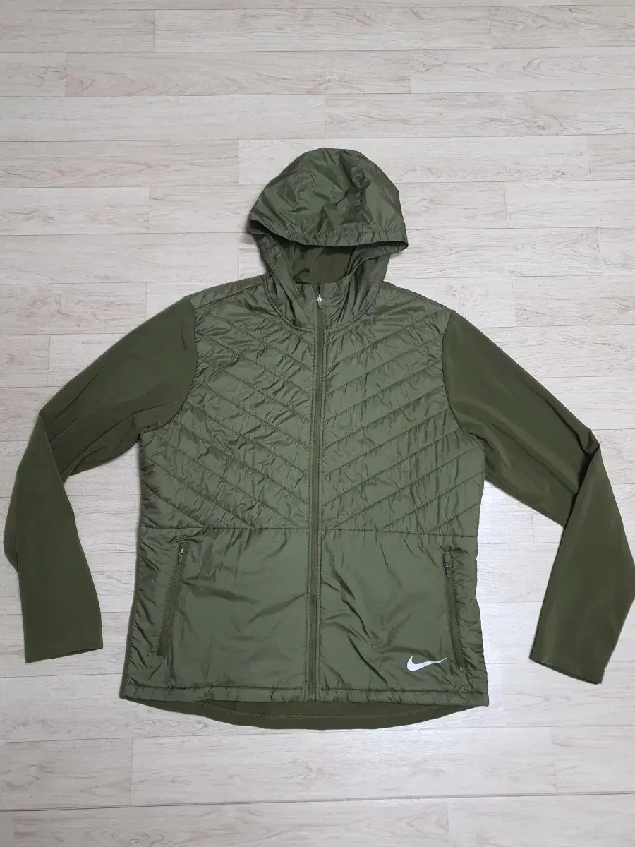 105 Nike Aeroloft gaeul jacket men's size 105 perfectly fine