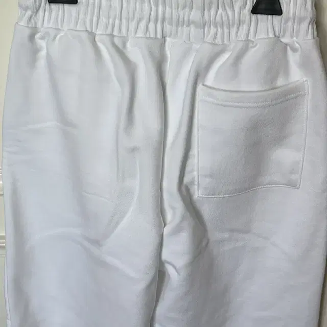 러브이즈트루BASIC SWEAT PANTS(WHITE) 트레이닝 조거팬츠