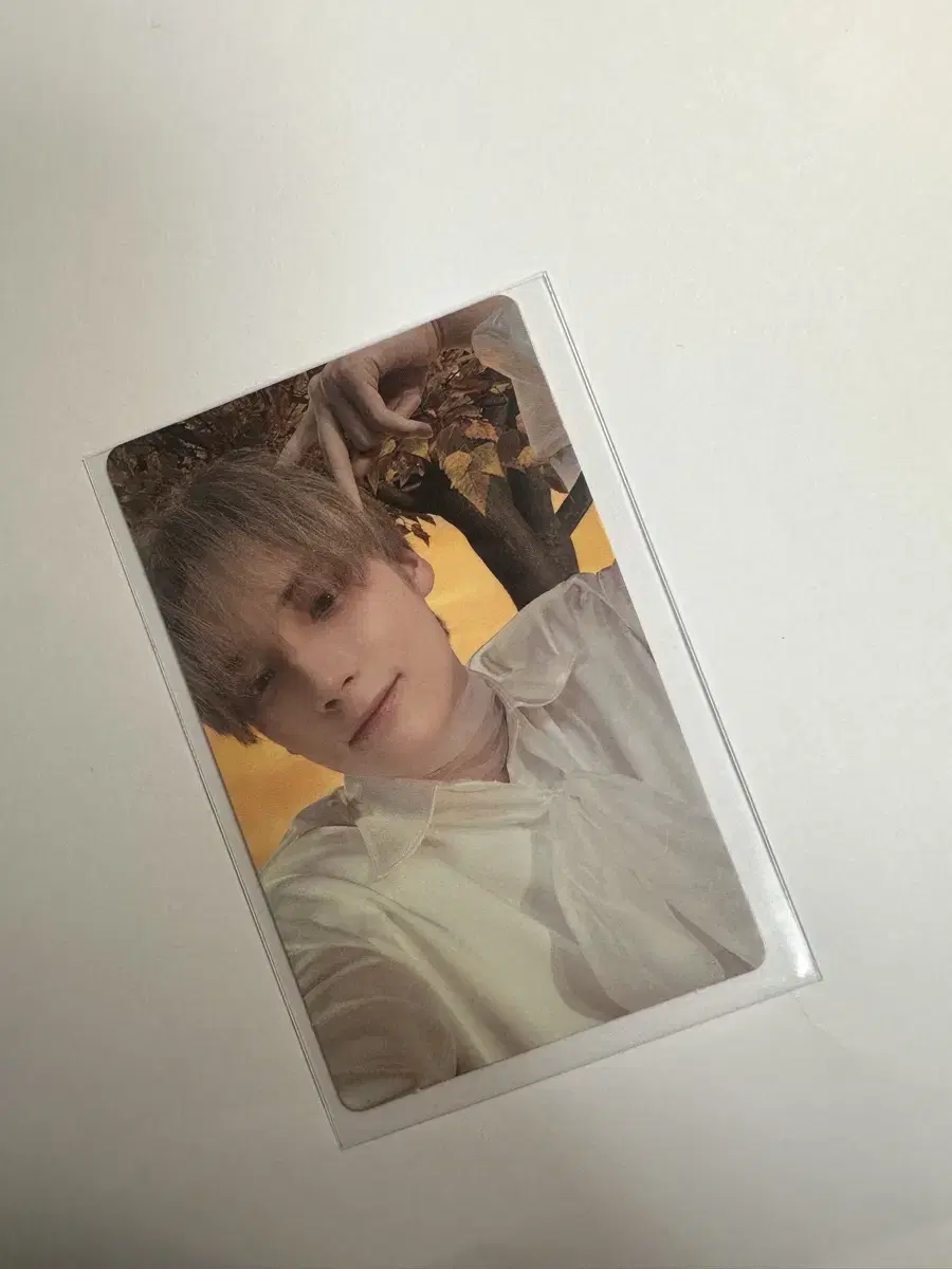 Hueningkai txt Tomorrow Light Version Blonde Photocard