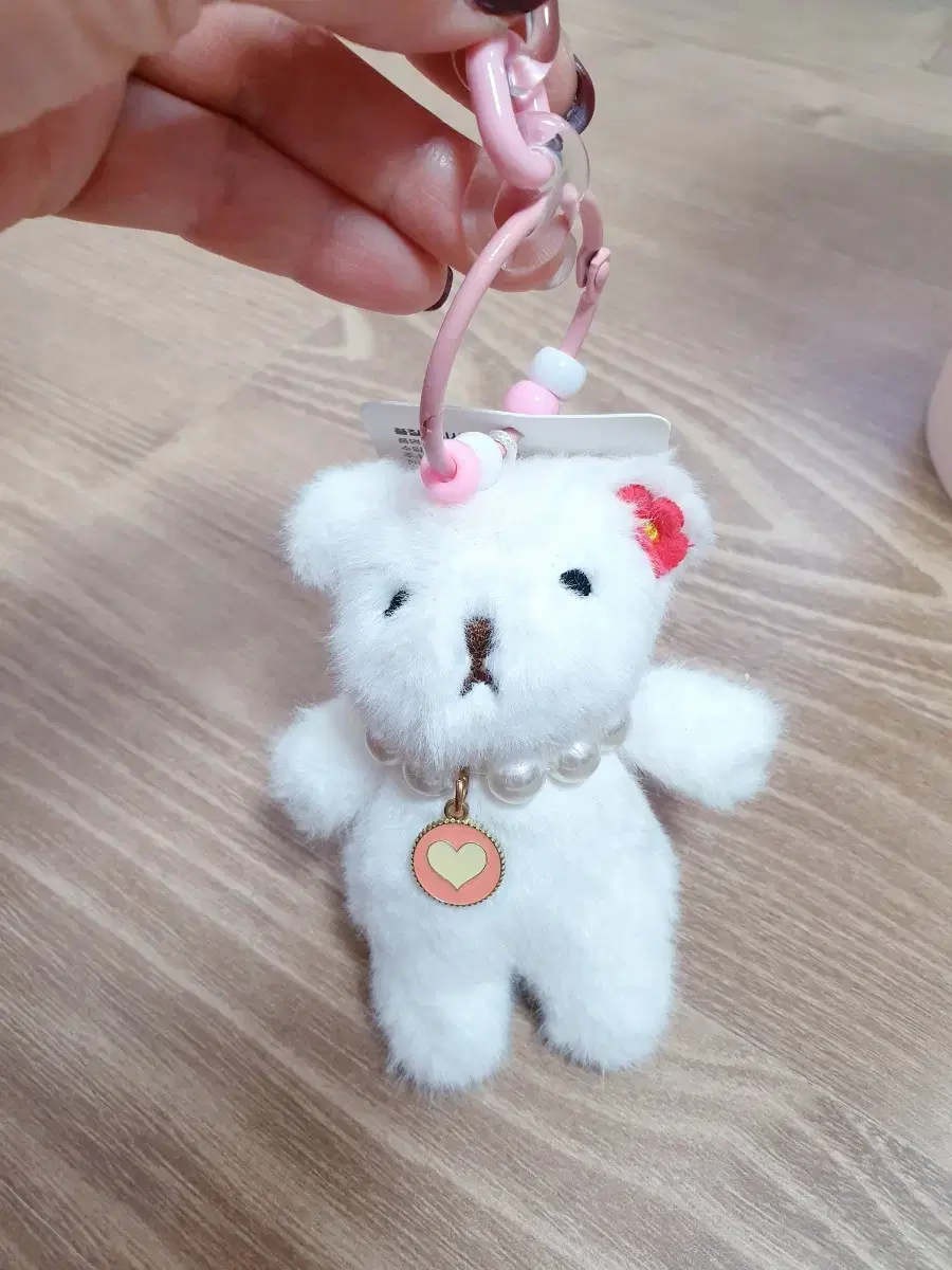 Pearl Necklace Bear Keyring/New