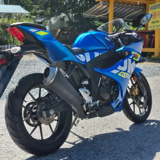 GSX-R125 23년식 6천km 블박2채널 신차급 판매합니다.